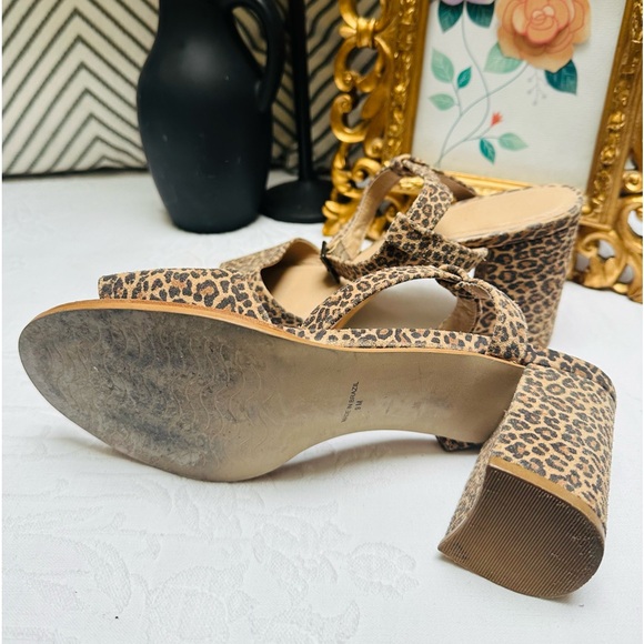 Able Local + Global Block Leopard Print Suede Leather Sandal in Size 9. - Picture 5 of 7